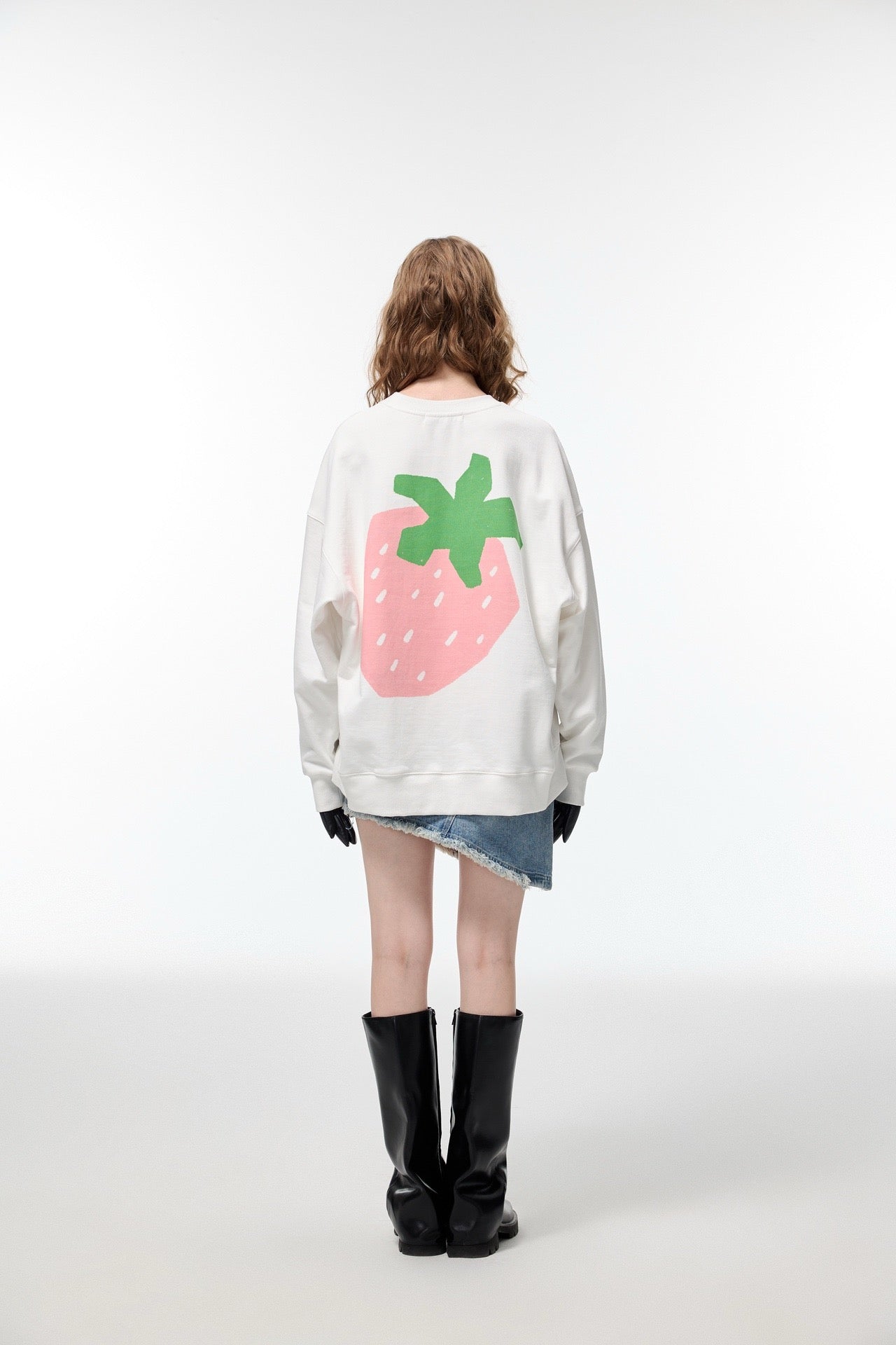 Alexia Sandra Strawberry Club Sweater White