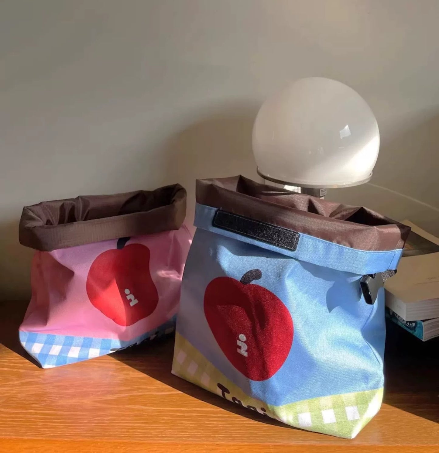 Tagi Imagine Apple Portable Storage Bag Strawberry