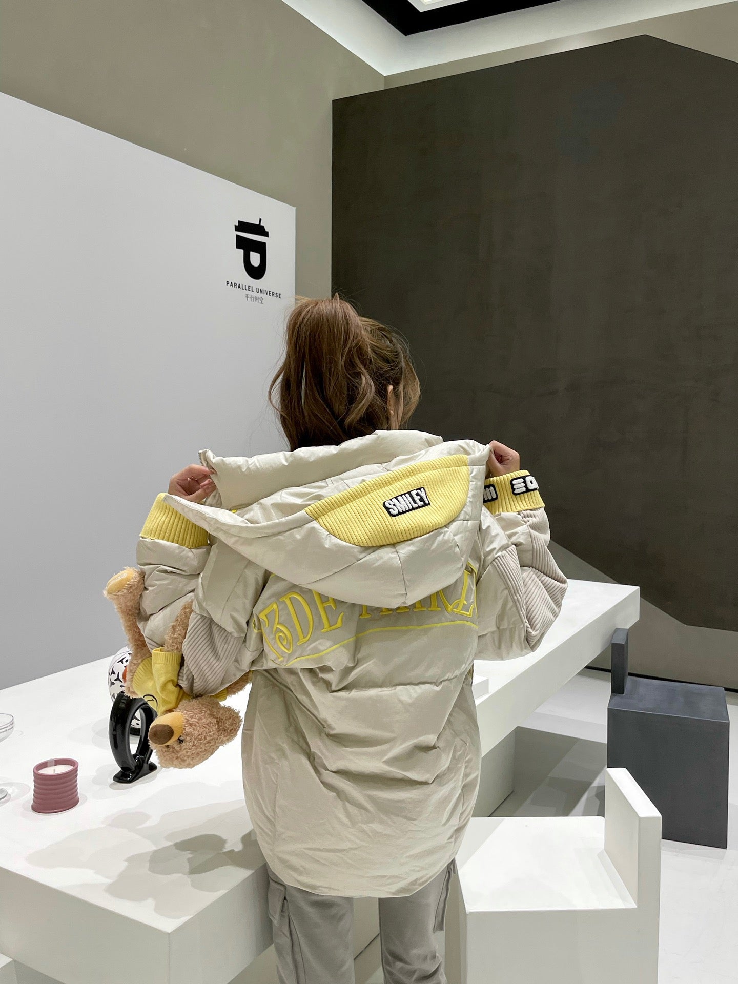 13De Marzo x Smiley Curve Zipper Down Jacket Angora