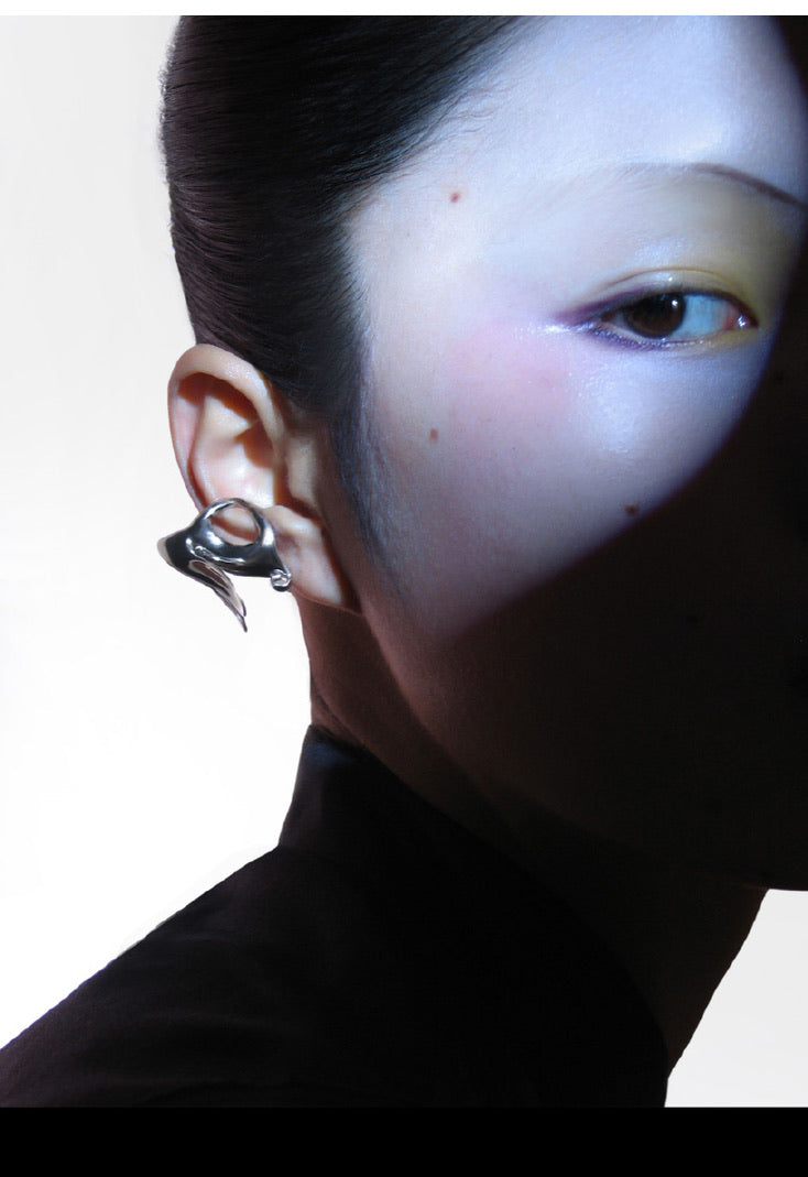 KVK Shadow Blade Collection The Fighter Rabbit Ear Cuff