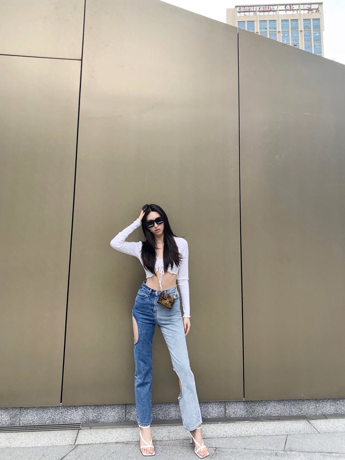 40 CREW Colorblock Cut-Out Jeans | MADA IN CHINA