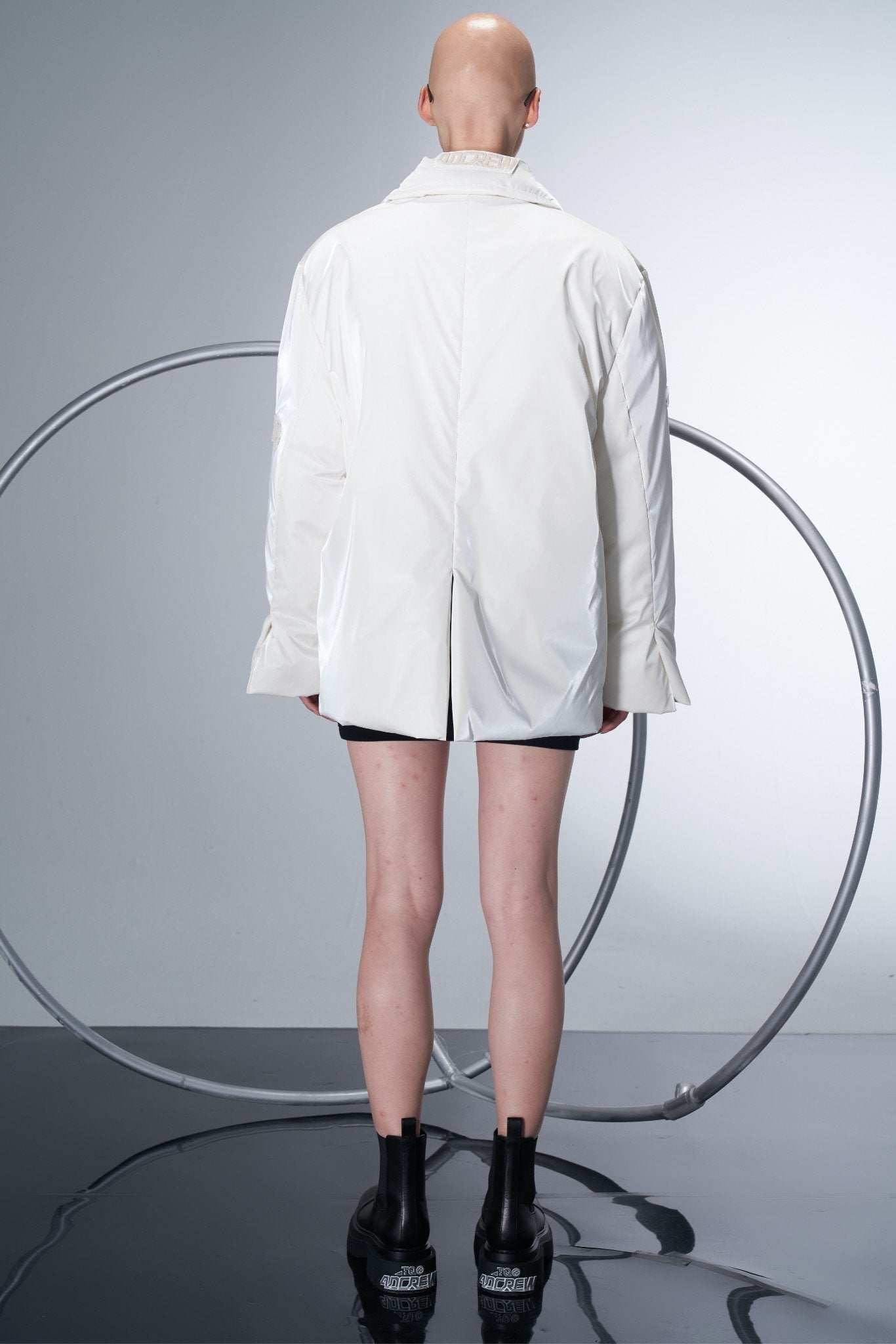 40 CREW White Any Last Words Printed Leather Short Puffer Jacket | MADA IN CHINA