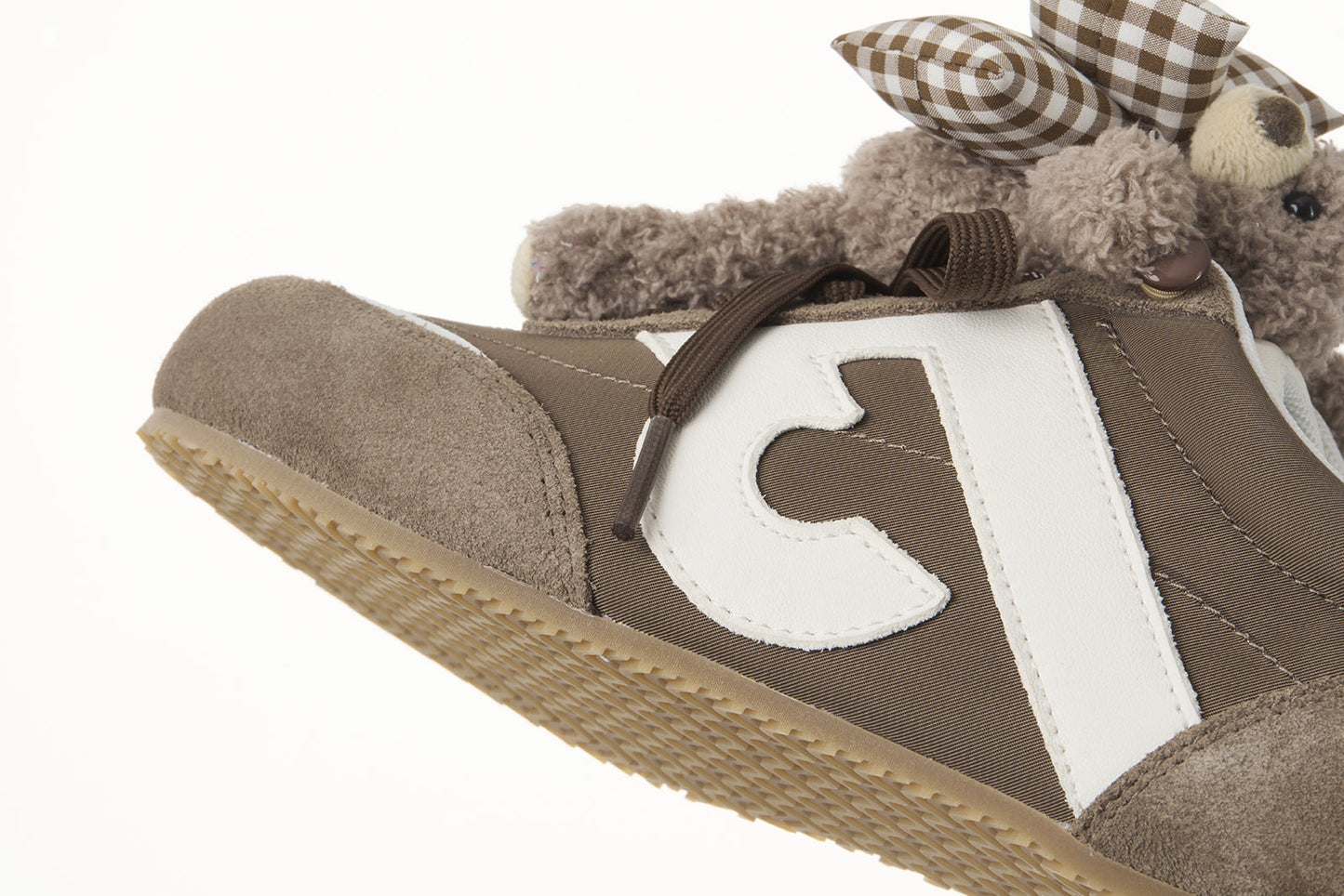 13DE MARZO Bear Plush Sneakers Brown