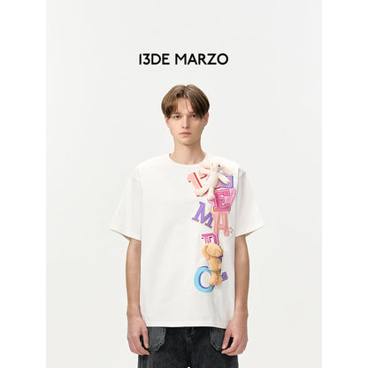 13DE MARZO Doozoo Vertical Logo T-Shirt White