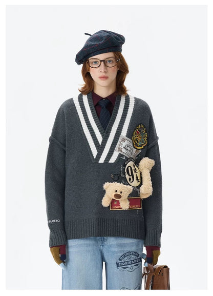 Harry Potter × 13DE MARZO Platform 9¾ Bear V-neck Sweater Grey