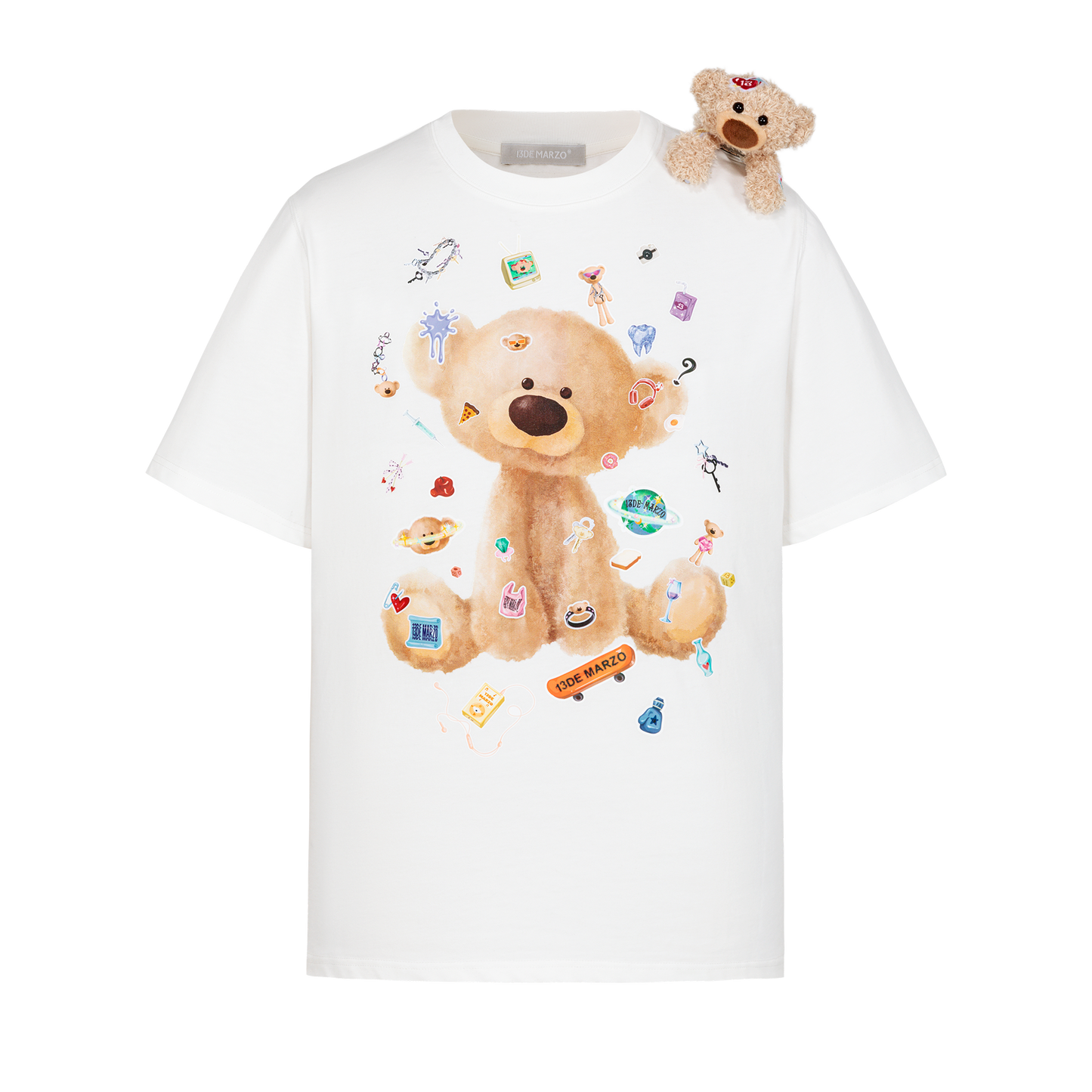 13DE MARZO Bear Stickers T-Shirt White