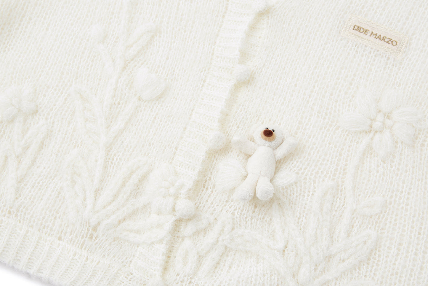 13DE MARZO Floral Bear Print Lazy Style Knitted Cardigan White