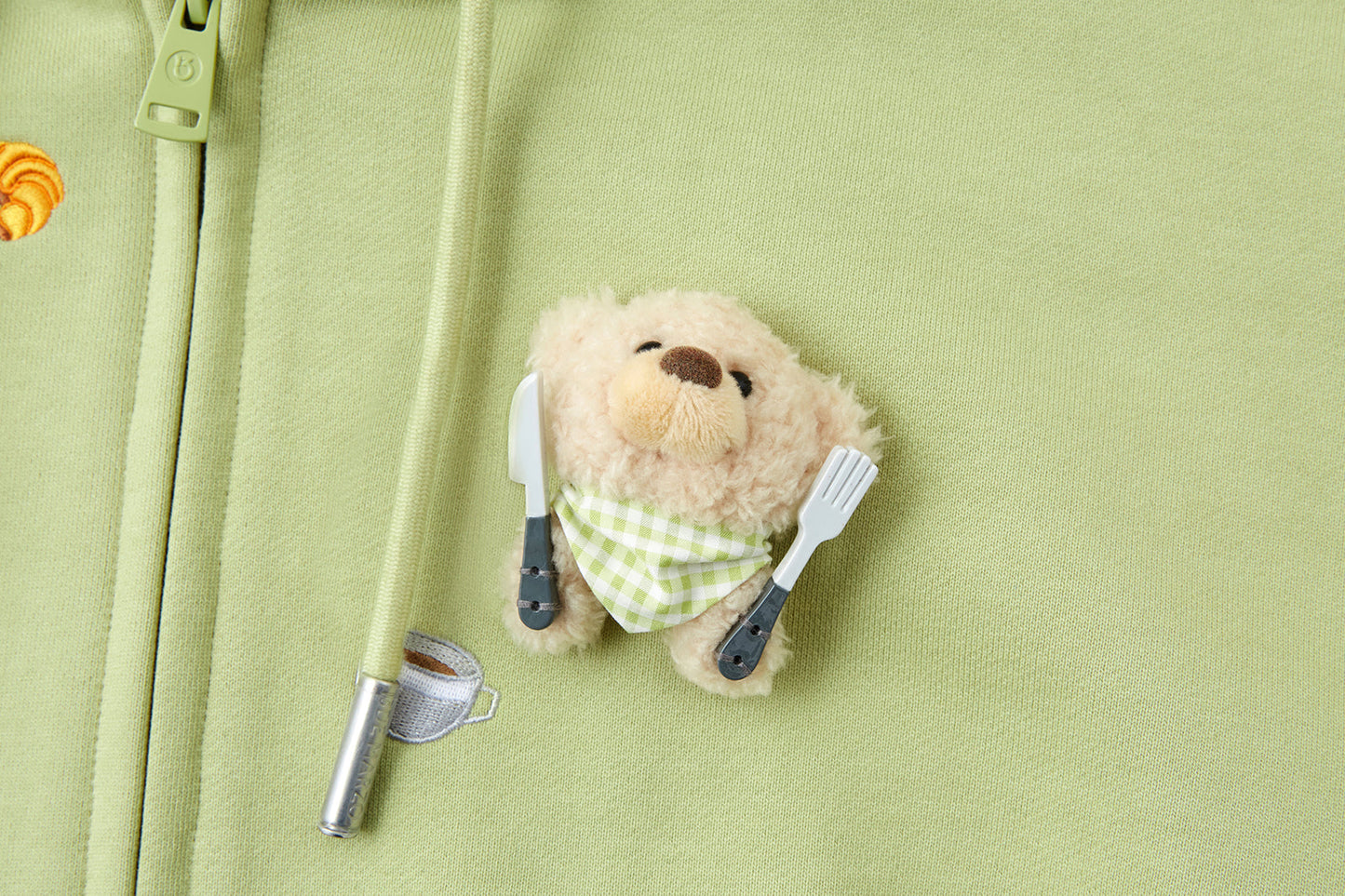 13DE MARZO Nutrition Breakfast Bear Hoodie Green