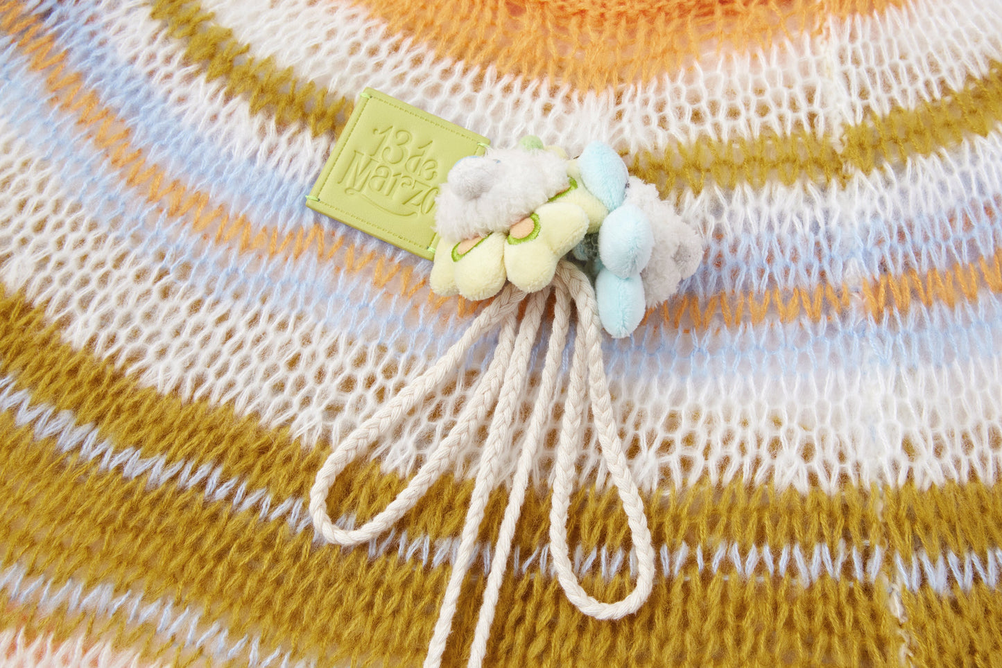 13DE MARZO Hollow Lines Sweater Yellow