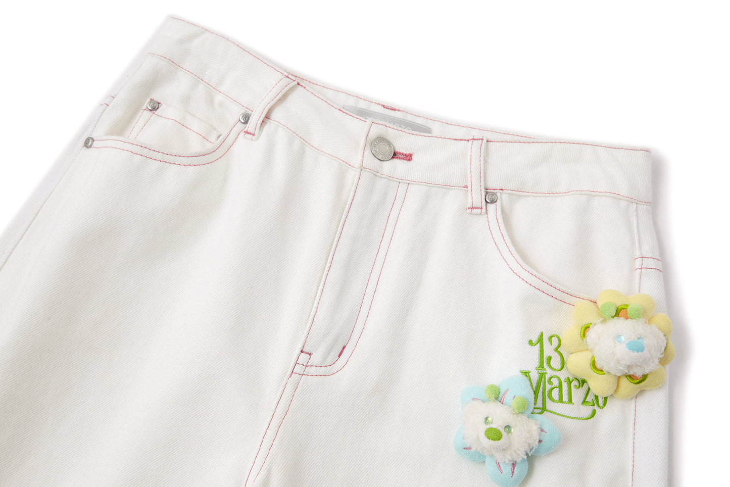 13DE MARZO Floral Bear Pocket Print Jeans White