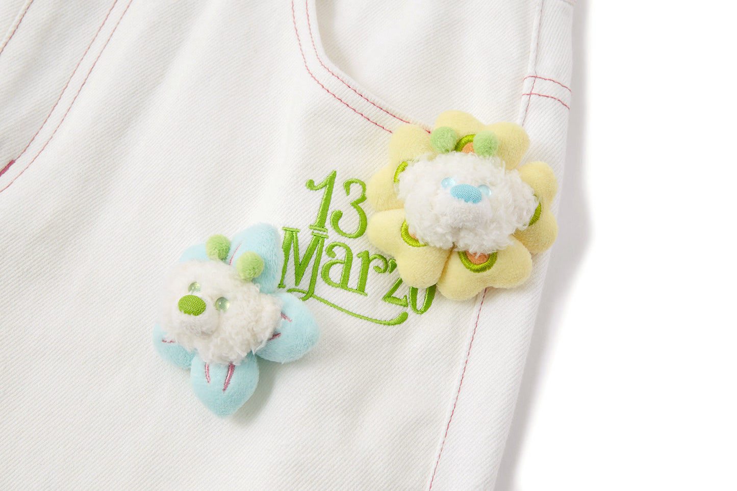 13DE MARZO Floral Bear Pocket Print Jeans White