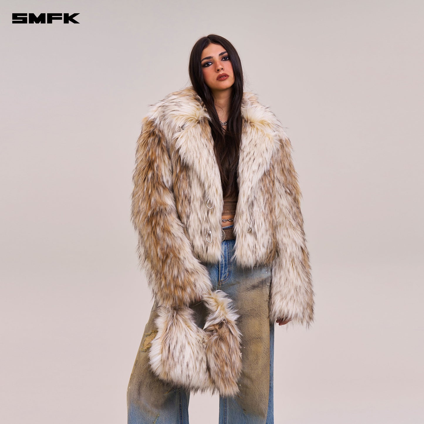 SMFK Compass Cobble Furry Bag Small Arctic Wolf White