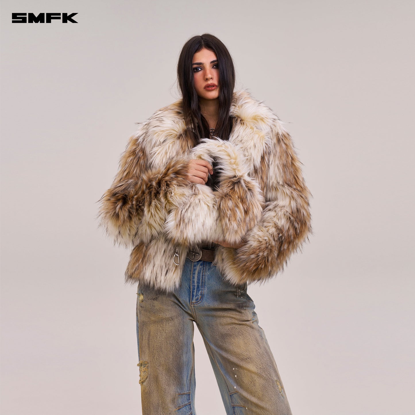 SMFK Compass Cobble Furry Bag Small Arctic Wolf White