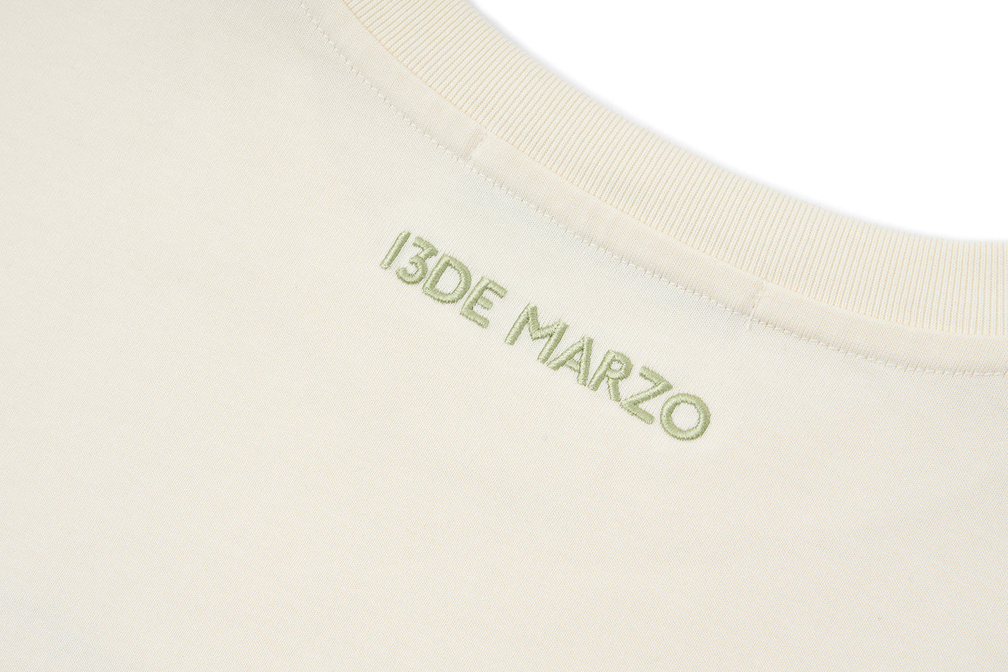 13DE MARZO Manor Party Illustration T-shirt