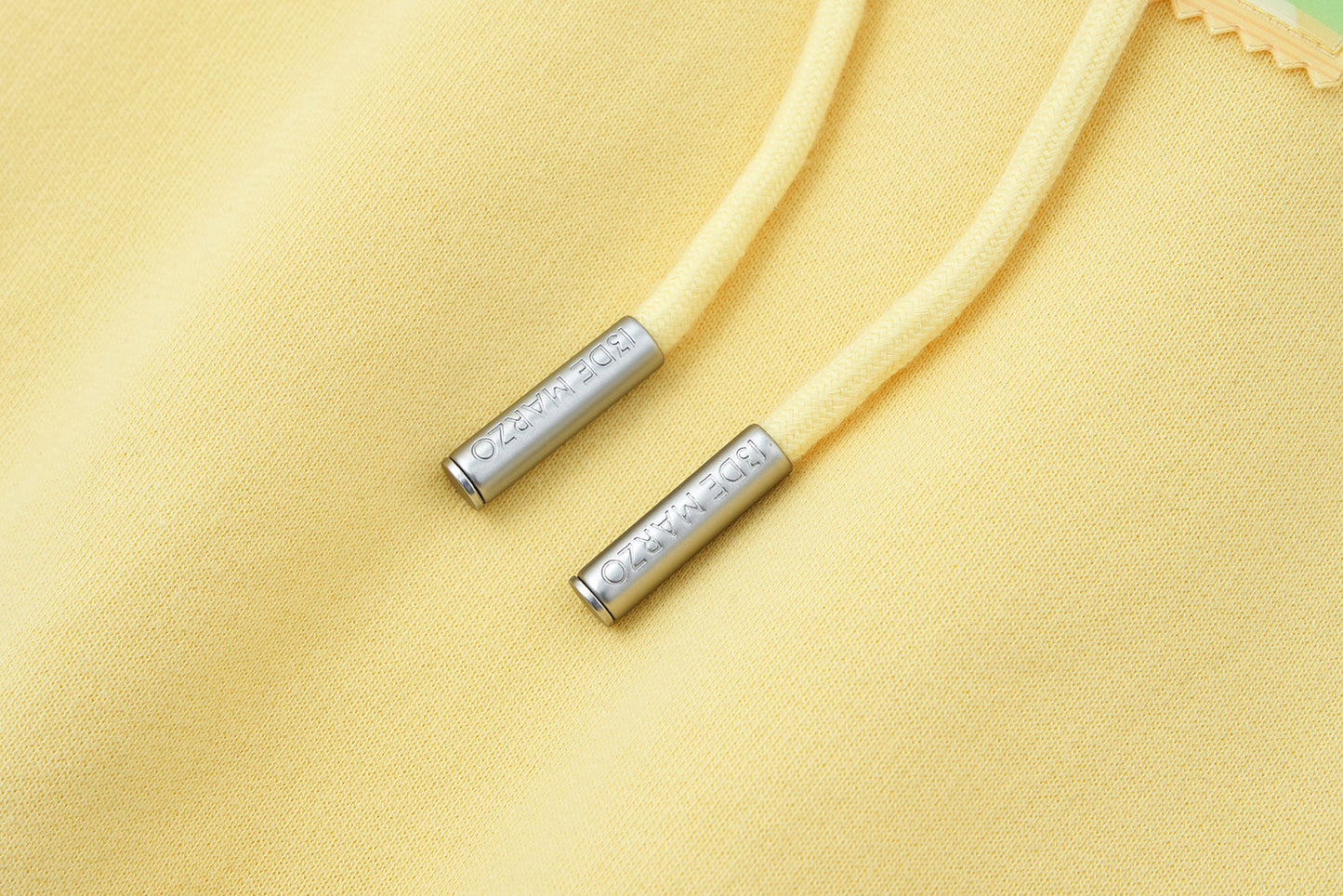13DE MARZO Lollipop Wrapper Cropped Hoodie Yellow