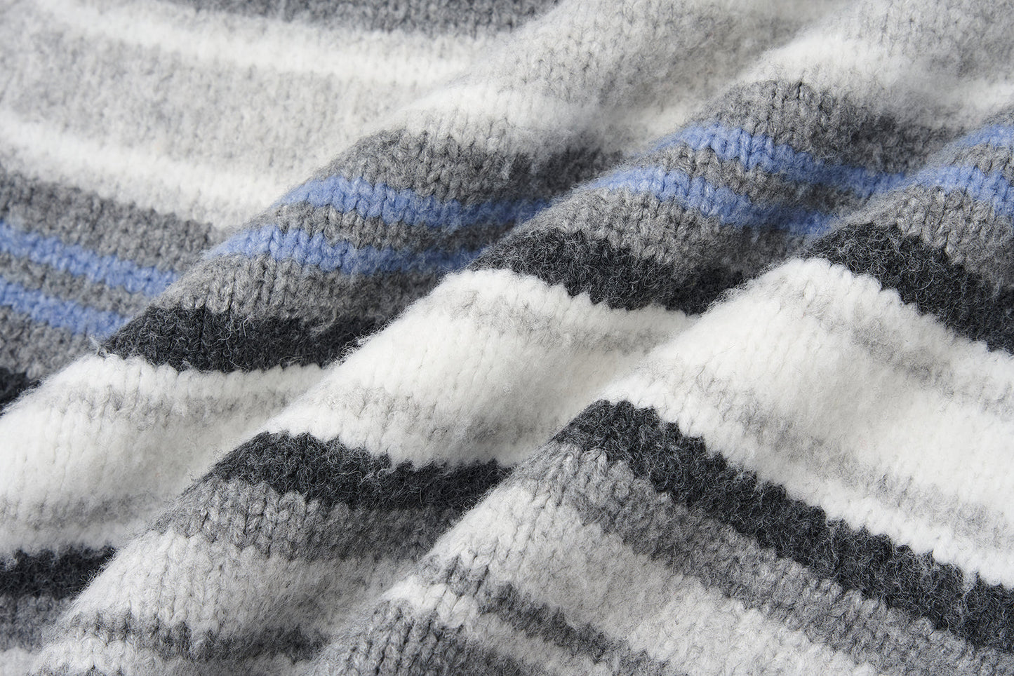13DE MARZO Marzo Valley Colored Lines Sweater Blue
