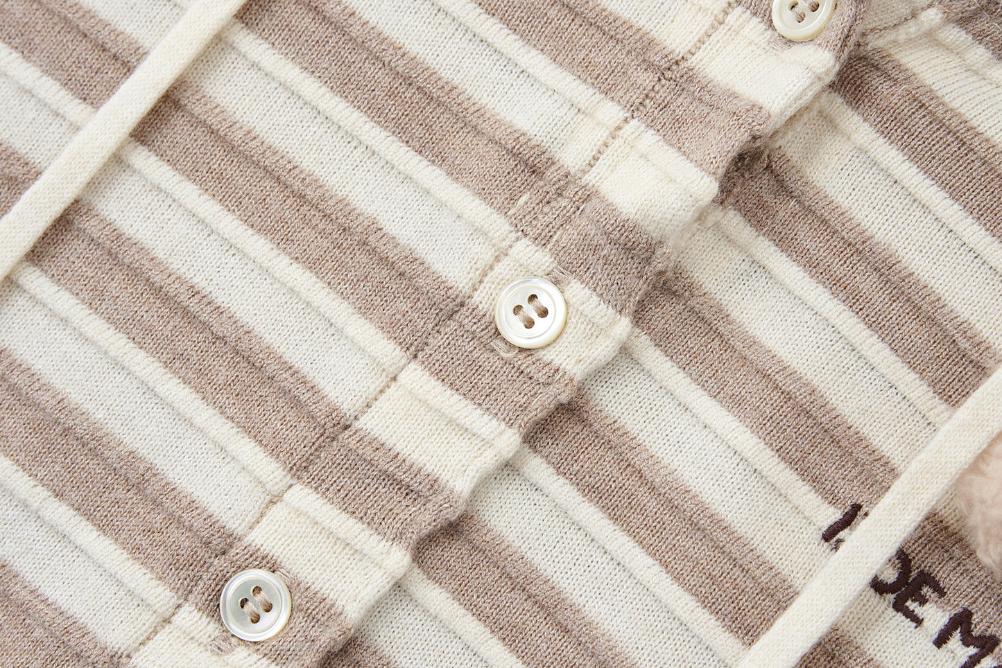 13DE MARZO Striped Bear Embossed Fitted Long Sleeve Khaki