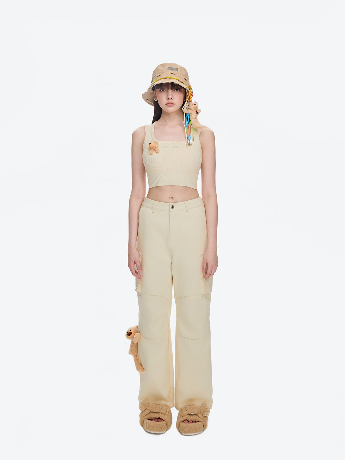 13DE MARZO Maximalist Pendant Bucket Hat Khaki