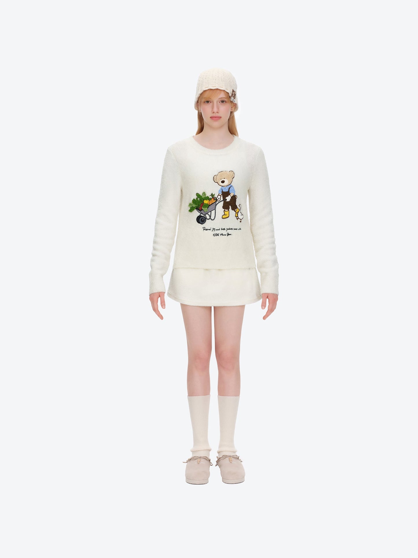 13DE MARZO Marzo Valley Appliqué Pullover