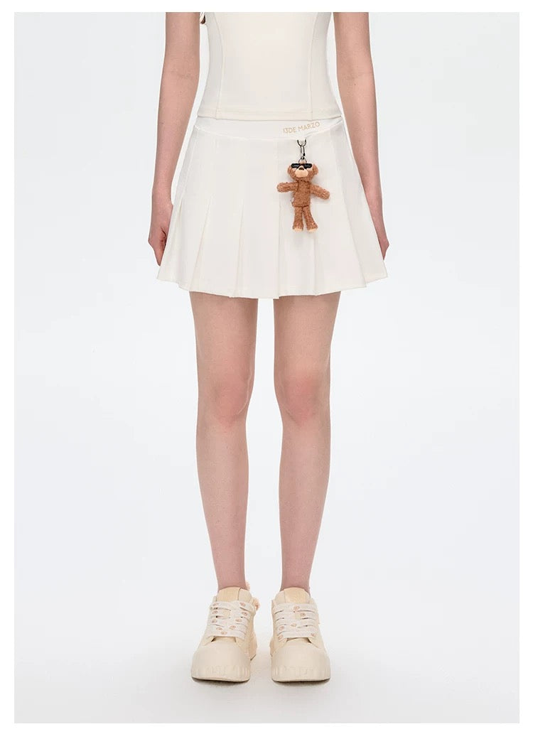 13DE MARZO Sunburnt Bear Cooling Pleated Skirt White