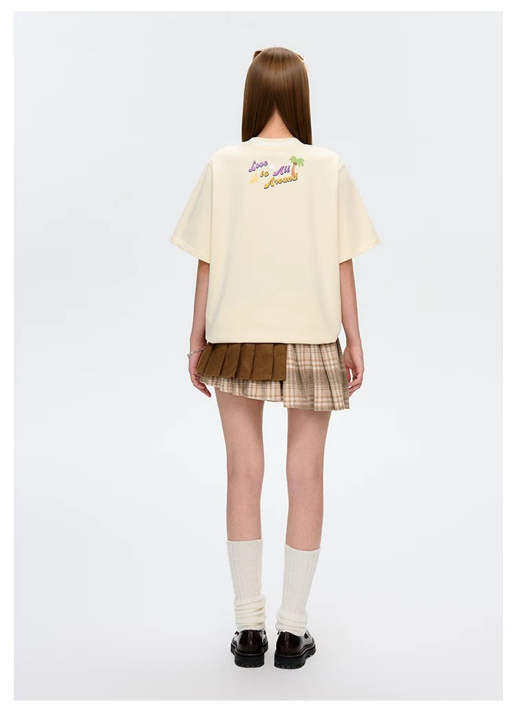 13DE MARZO Holiday Friends T-Shirt Beige