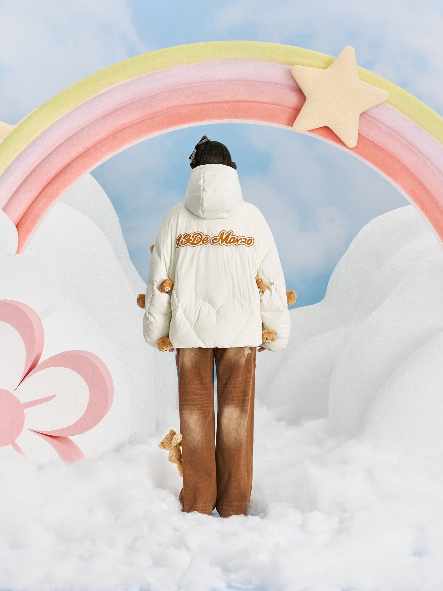 13DE MARZO x CARE BEAR Luminous Down Jacket Gardenia