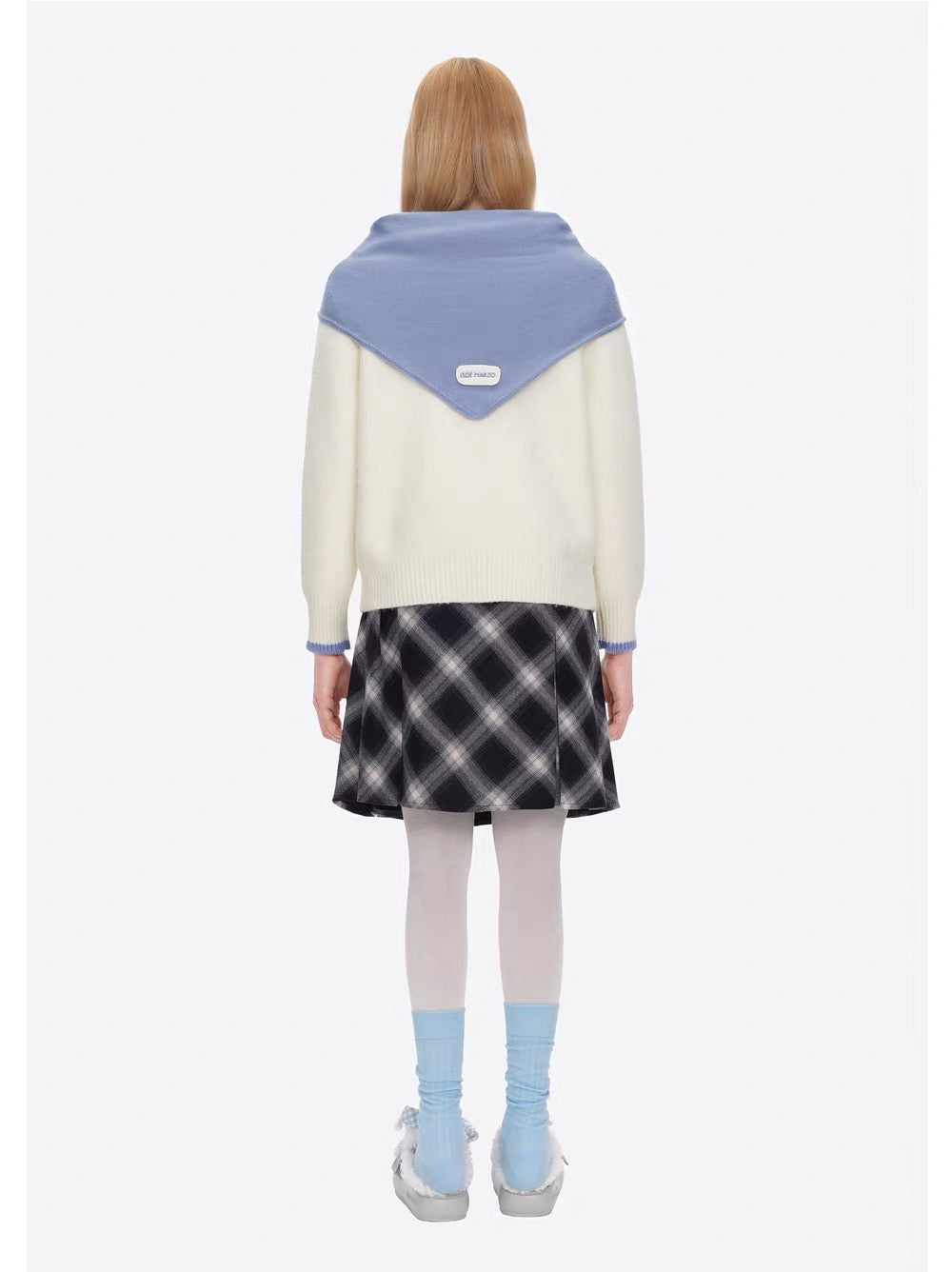 13DE MARZO Marzo Valley Cape Sweater White