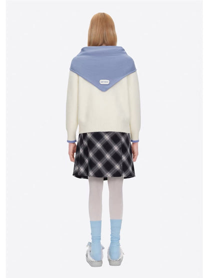 13DE MARZO Marzo Valley Cape Sweater White