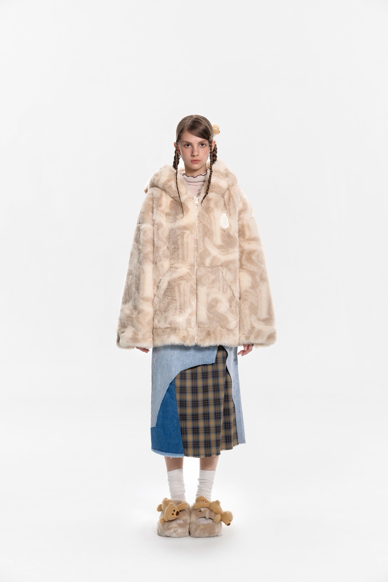 13DE MARZO Artificial Fur Logo Coat Antique White