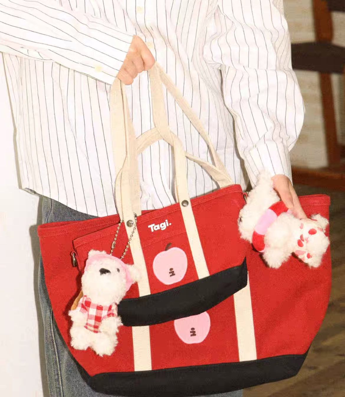 Tagi Imagine An Apple Canvas Bag Berry