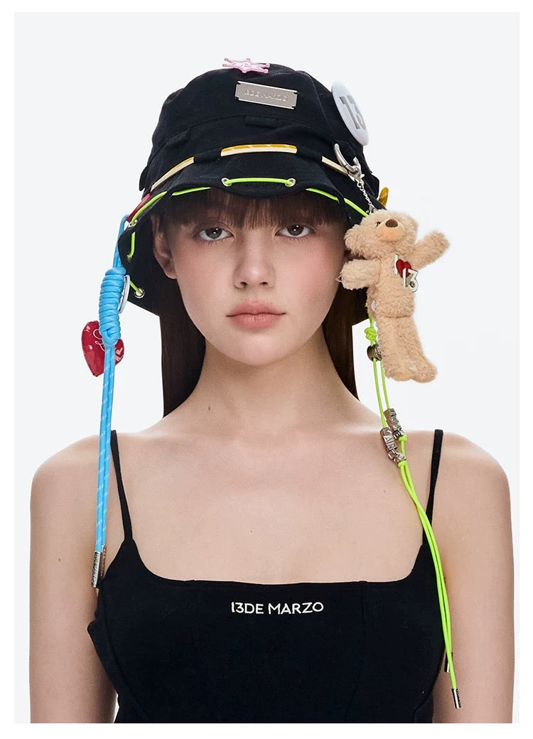 13DE MARZO Maximalist Pendant Bucket Hat Black