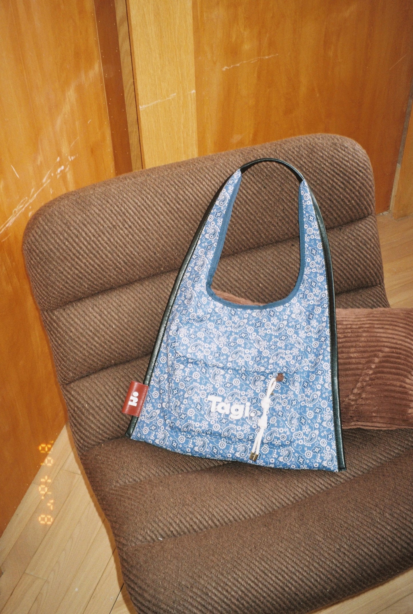 Tagi. Hobo Edge Shoulder Bag