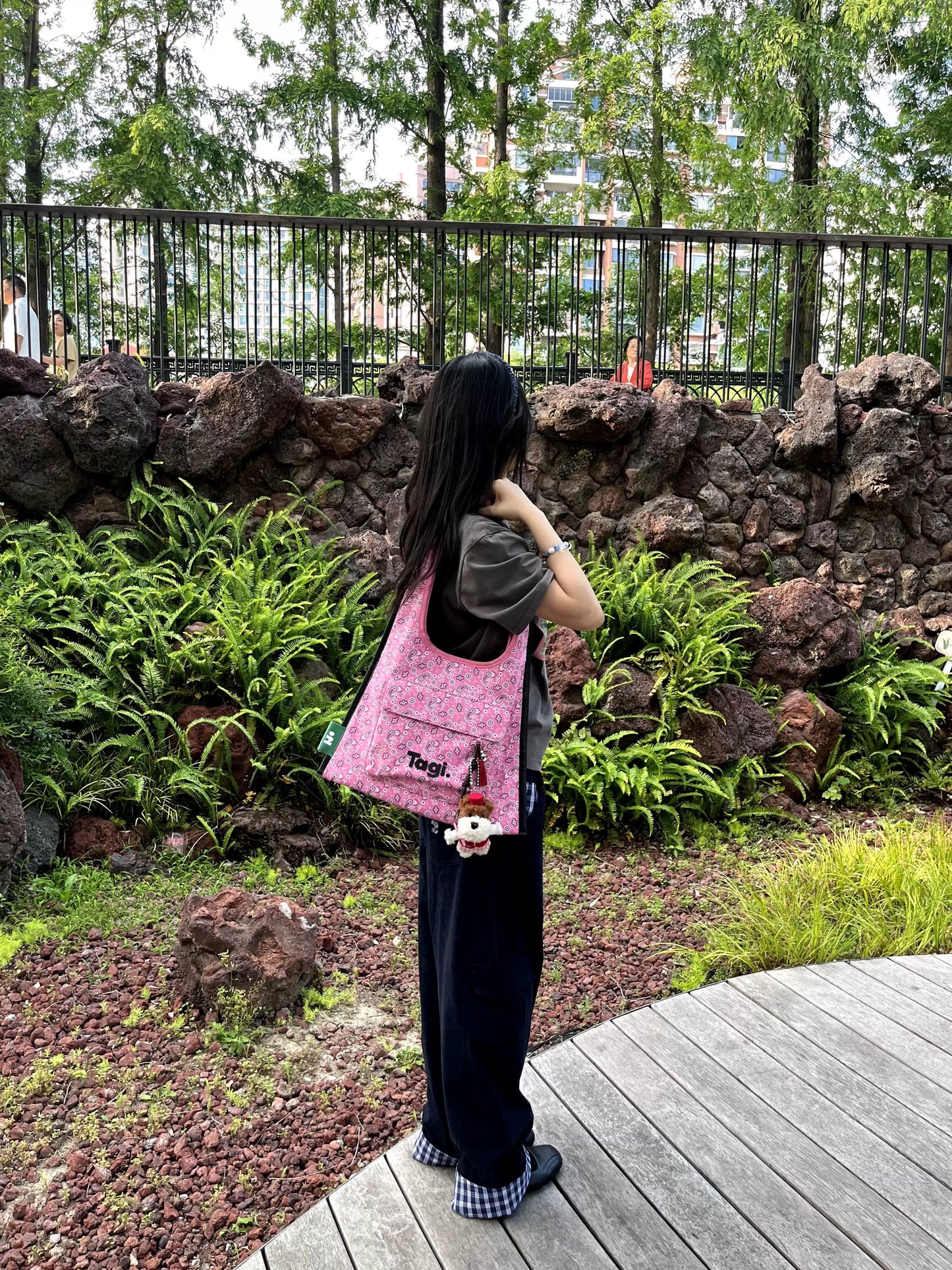 Tagi. Hobo Edge Shoulder Bag