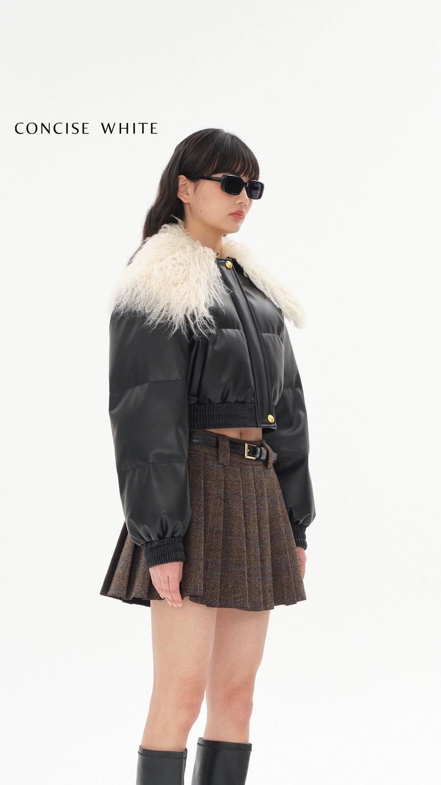 Concise-White Fur Collar Cropped Down Jacket Black
