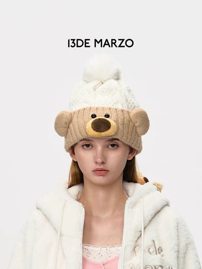 13DE MARZO Bear Snowball Beanie Beige