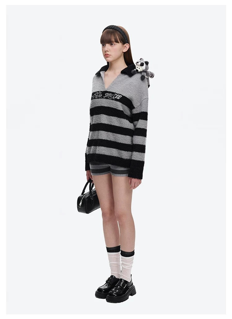 13DE MARZO Raccoon Bear Striped Sweater Gray