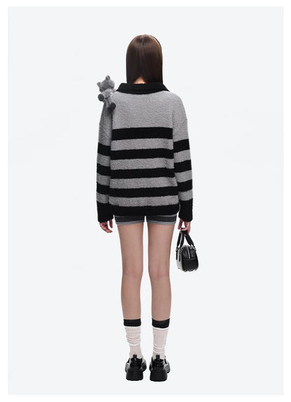 13DE MARZO Raccoon Bear Striped Sweater Gray