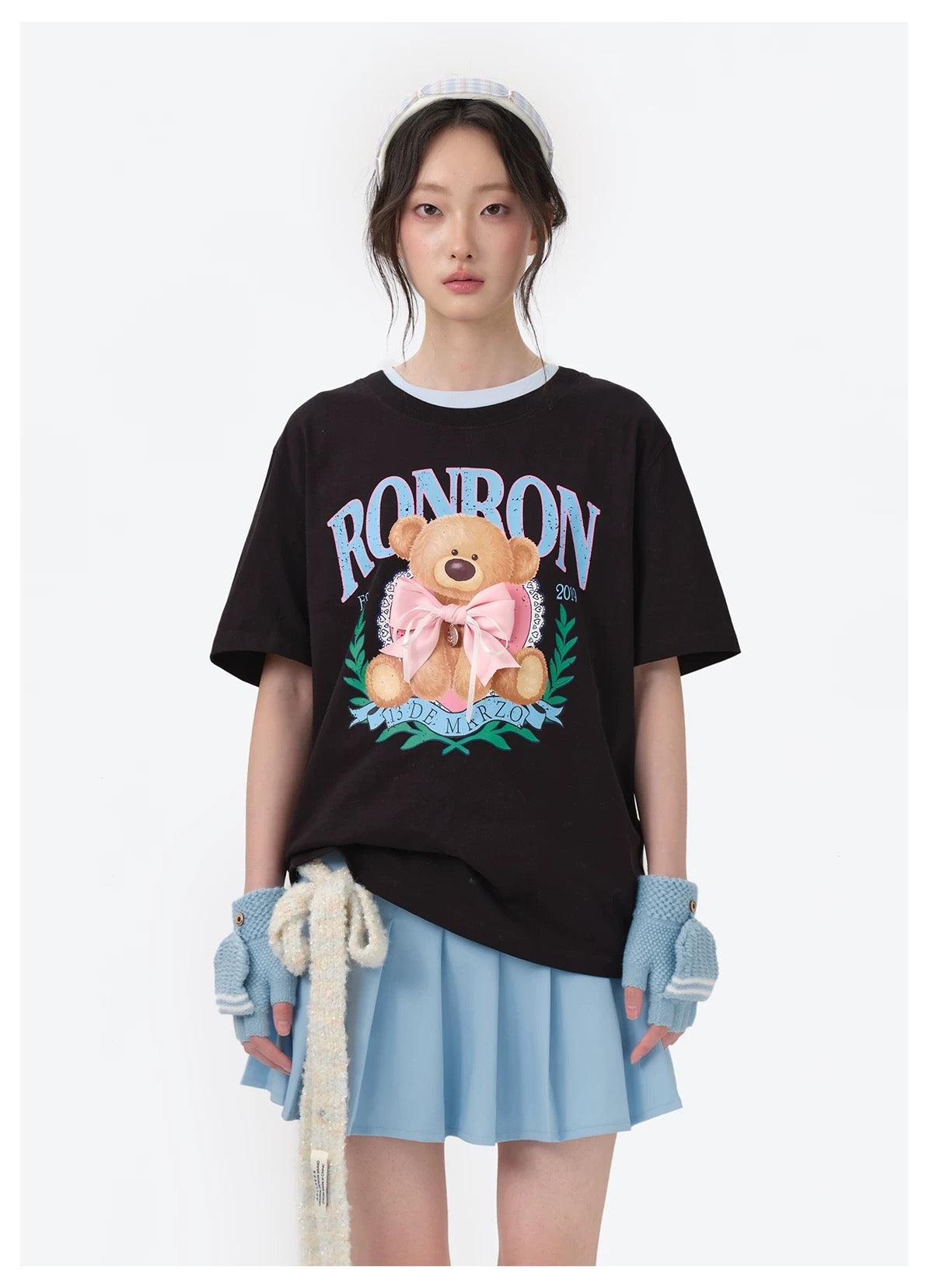 13DE MARZO x RONRON Bear Ribbon Tee Black
