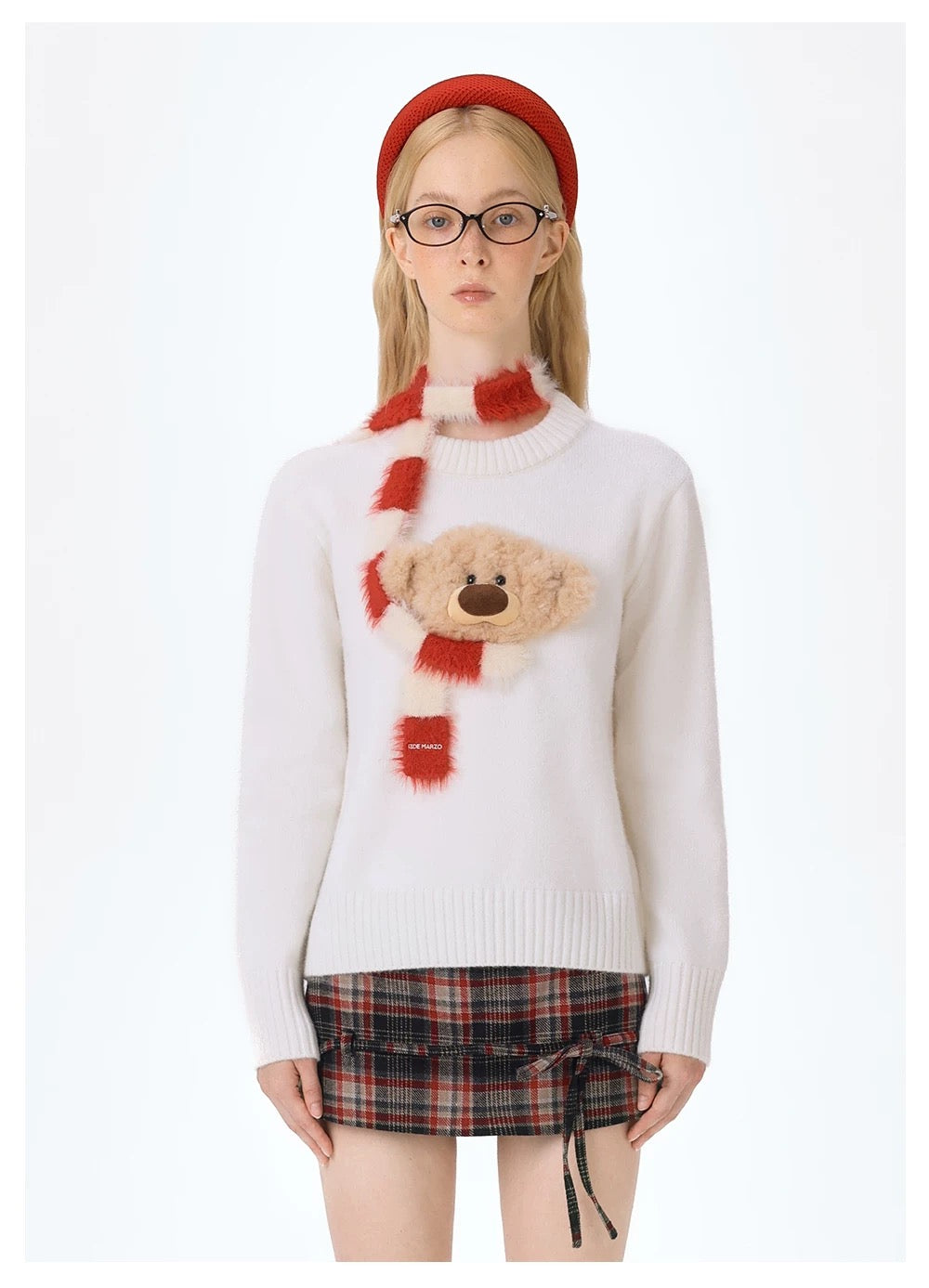 13DE MARZO Bear Thin Scarf Sweater White