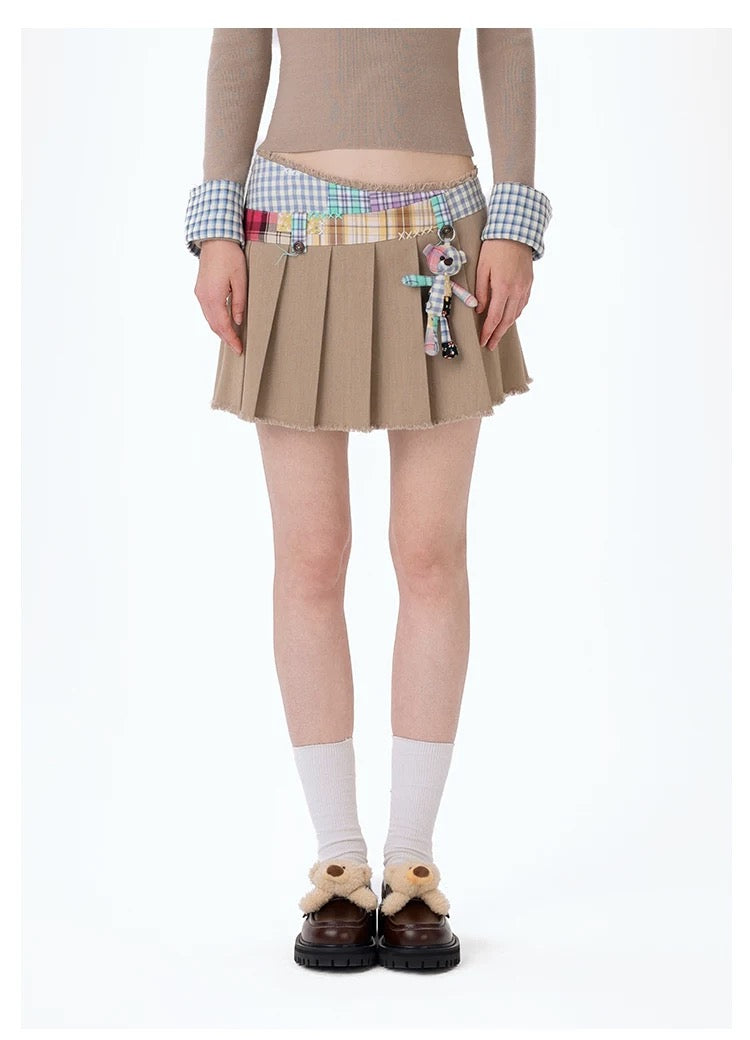 13DE MARZO Plaid Bear Patch Fit Skirt Khaki