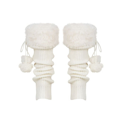 13DE MARZO Doozoo Fuzzy Socks Beige