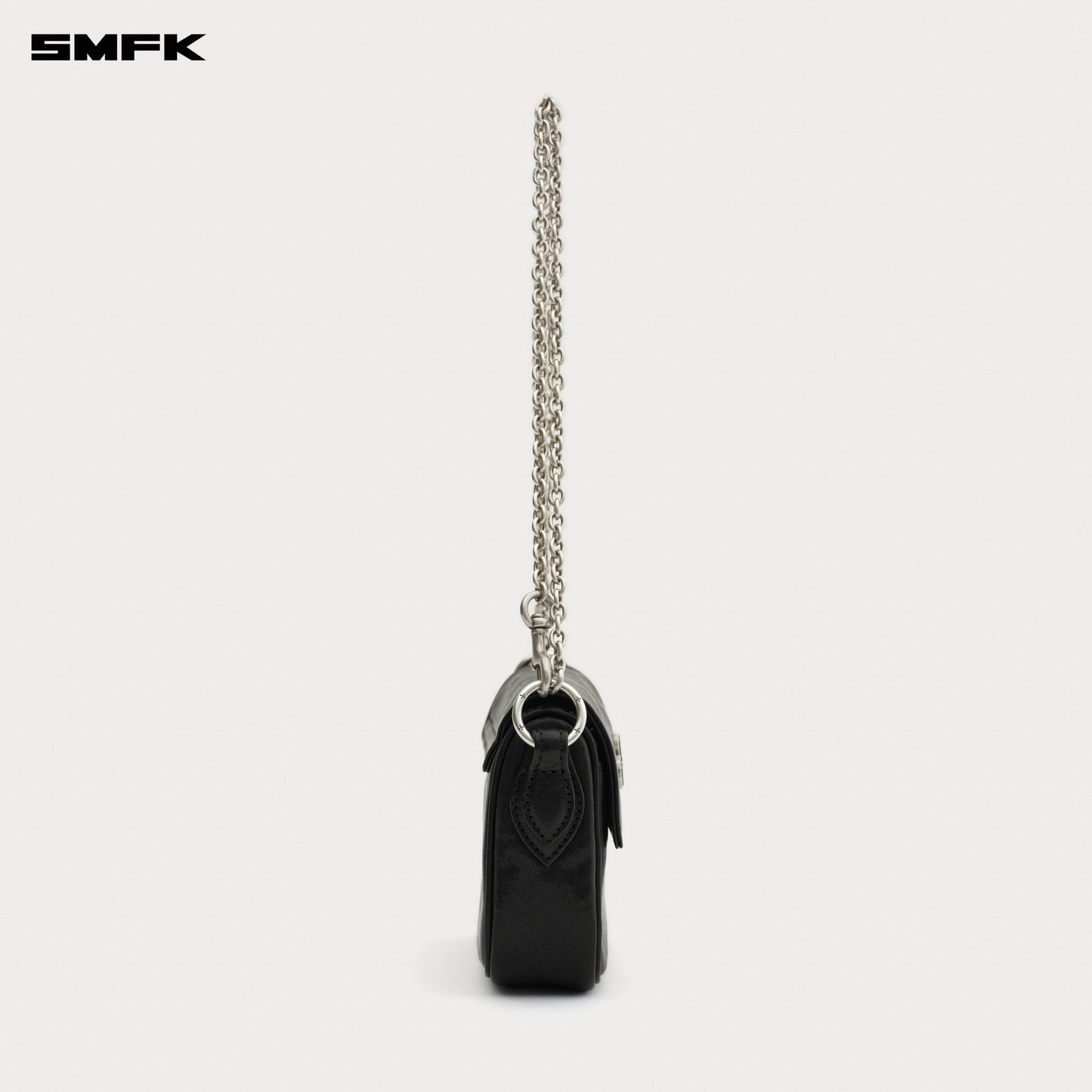 SMFK COMPASS BADGE Cross Badge Black Chain Bag (Small)