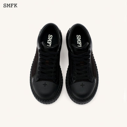 SMFK Compass Hug Skater Shoes In Black