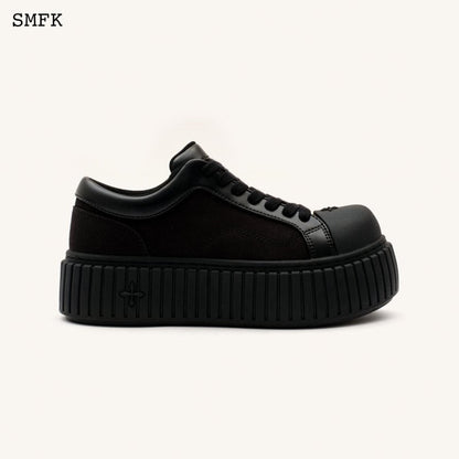 SMFK Compass Hug Skater Shoes In Black