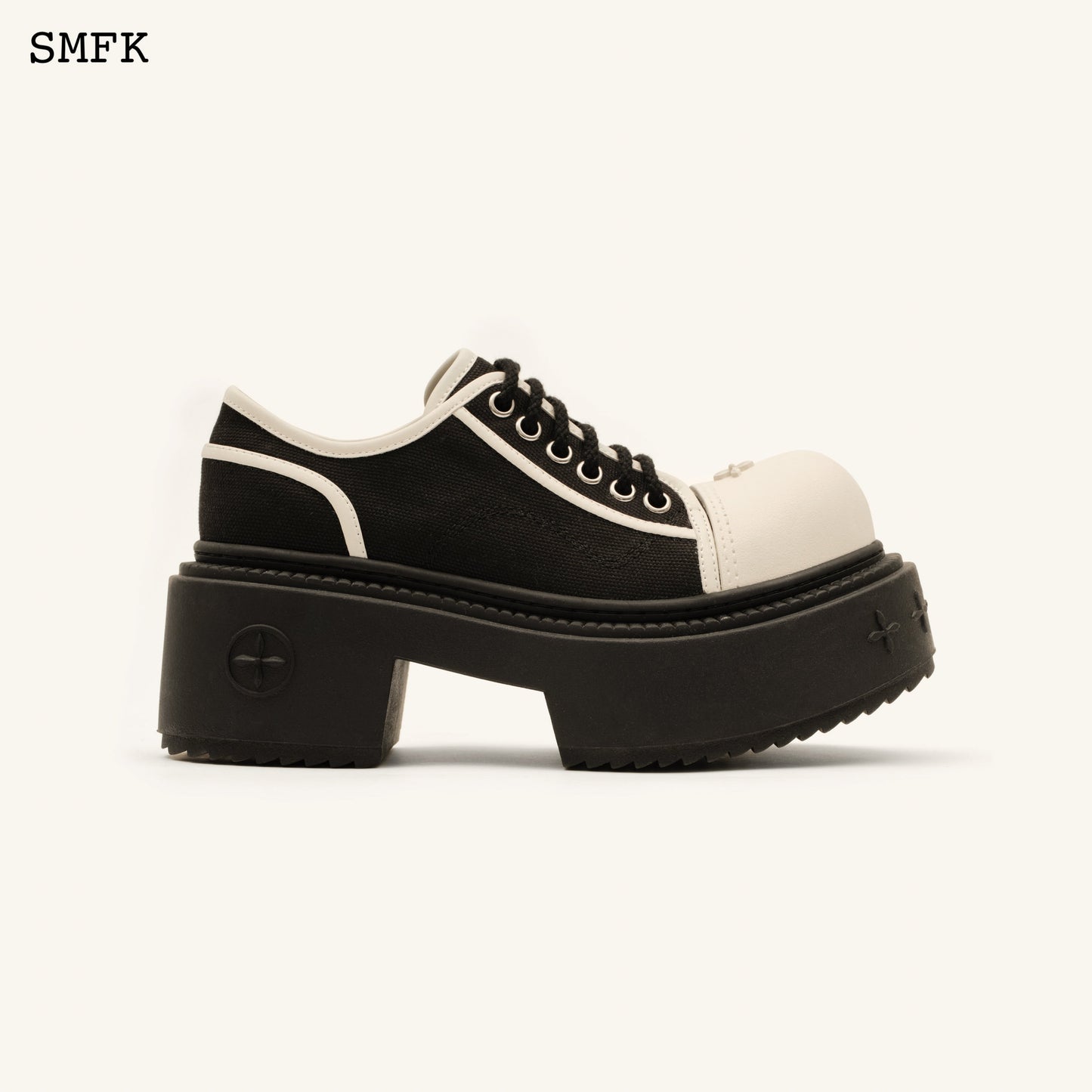 SMFK Compass Rider Low-Top Boots In Black And White
