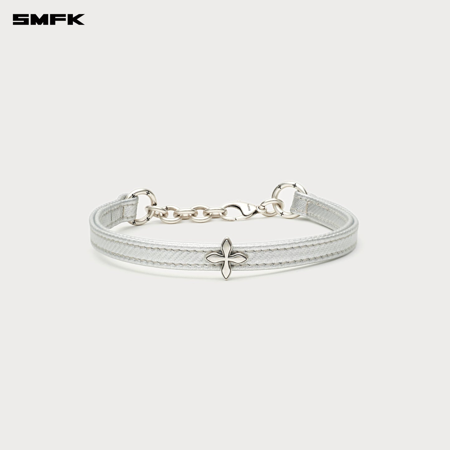 SMFK COMPASS RIVET Cross Badge Leather Choker in Silver