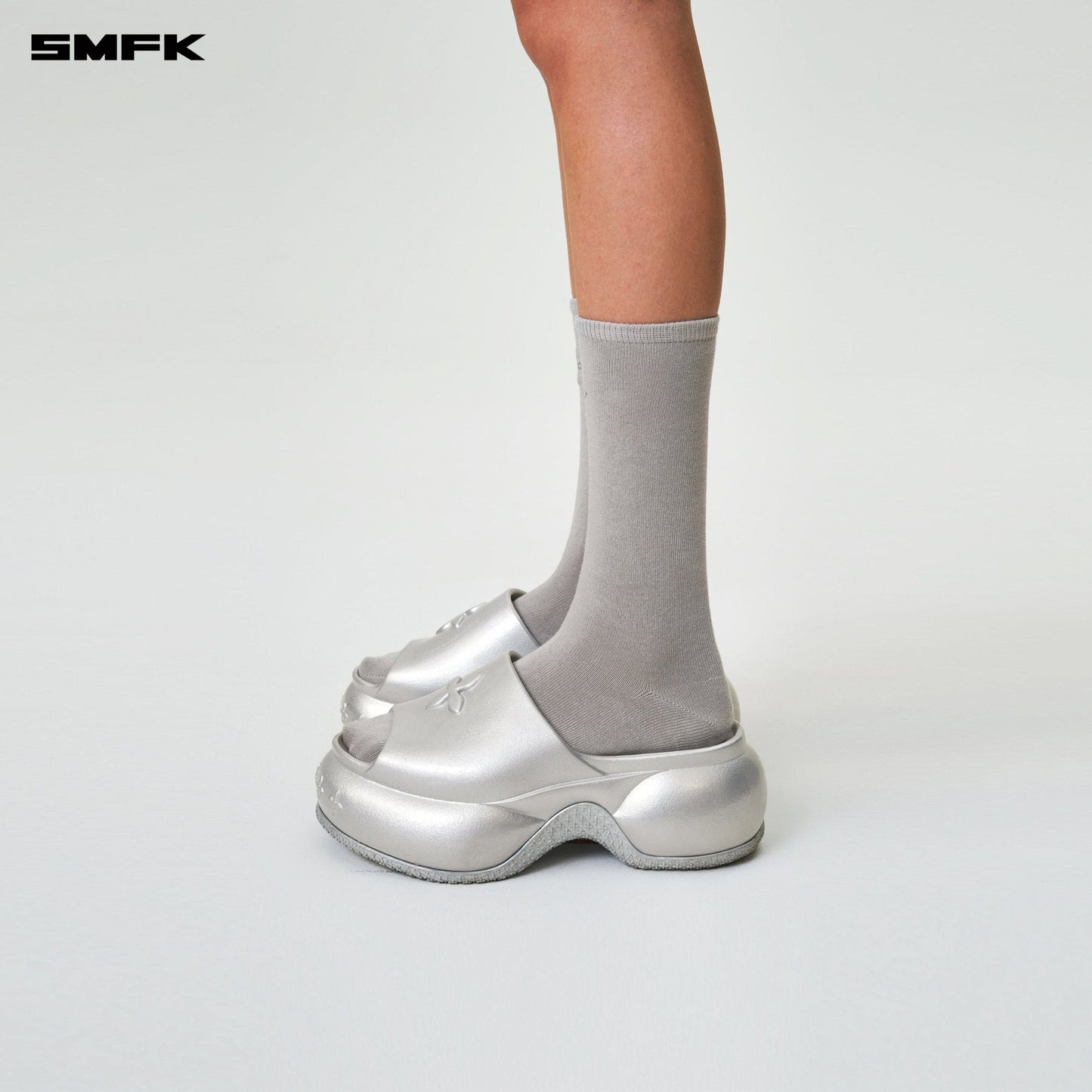 SMFK COMPASS WAVE Platform Bumper Sandals In Silver