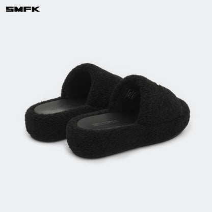 SMFK COMPASS WOOLLY Classic Furry Slipper In Black