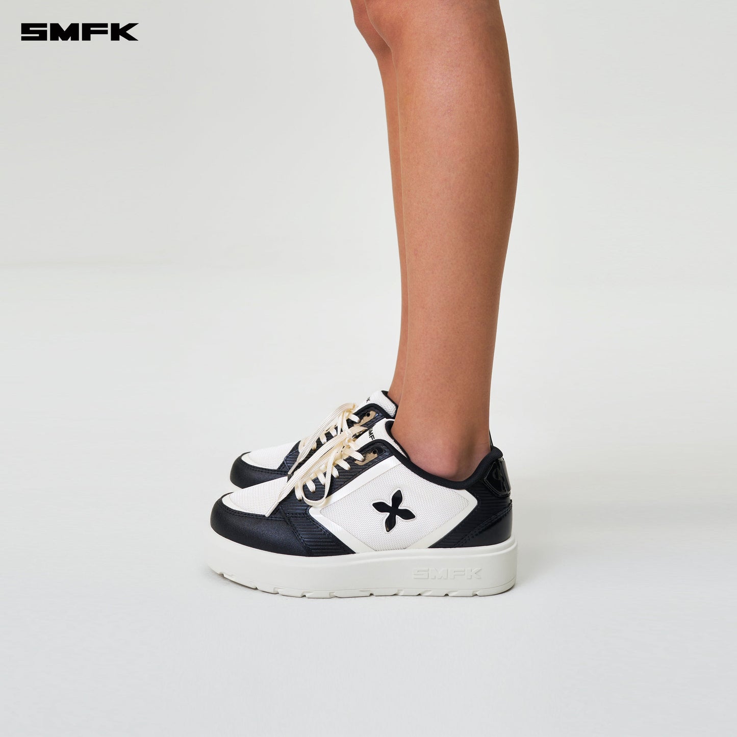 SMFK FUTURE RIPPLE GYM Low-Cut Fitness Shoes Black and White