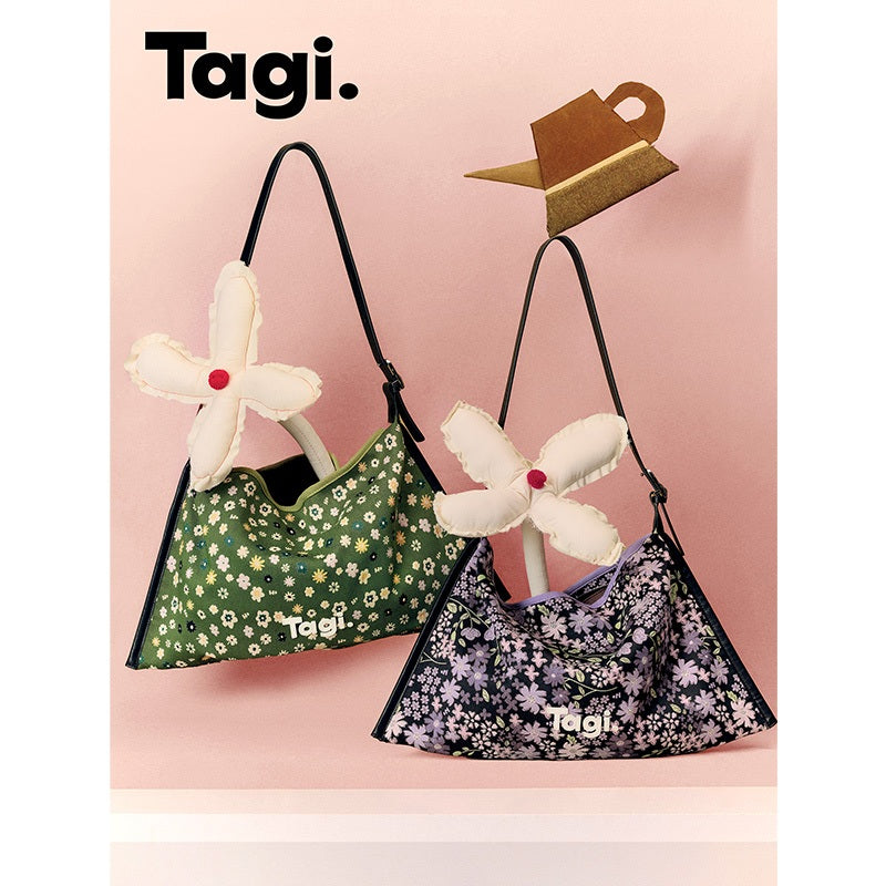 Tagi. Edge Jacquard Shoulder Bag